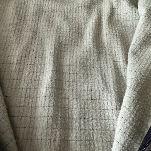 Mountain Hardwear 1/2 Zip Pull-Over Tech Fleece - Picture 3 of 4